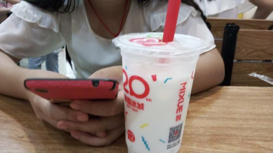 蜜雪冰城加盟費多少錢，加盟蜜雪冰城要多少錢總共費用