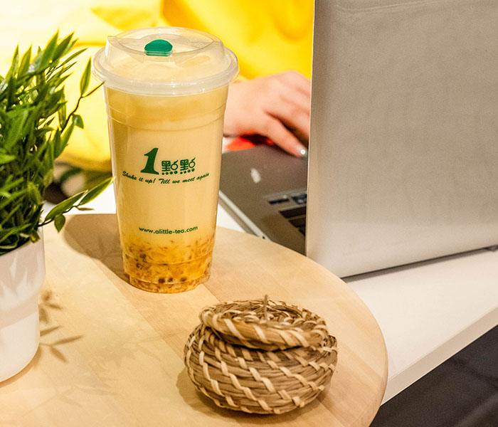加盟1點點奶茶店有什么好處，大學(xué)生加盟一點點需要注意什么