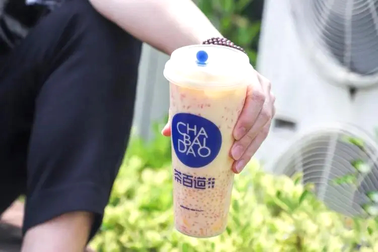 茶百道奶茶店加盟費大概多少，加盟茶百道掙錢嗎現(xiàn)在