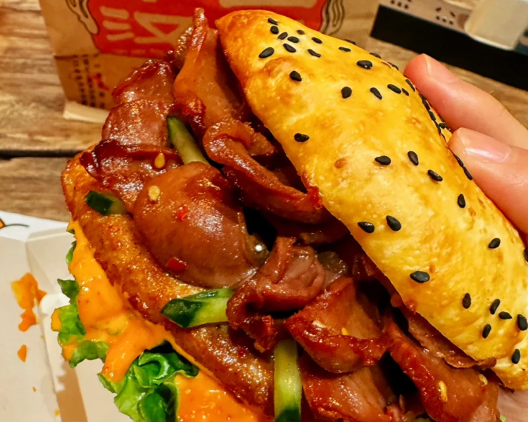 塔斯汀加盟費(fèi)多少錢(qián)呀，塔斯汀加盟條件嚴(yán)不嚴(yán)
